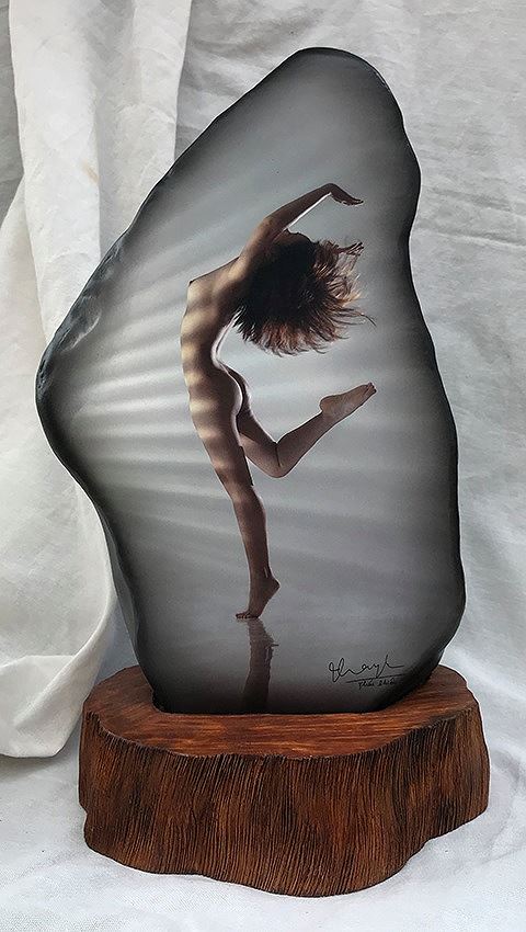 Bộ[-]ảnh[-]nude[-]của[-]Thái[-]Phiên[-]in[-]lên[-]đá[-]đẹp[-]mê[-]mẩn